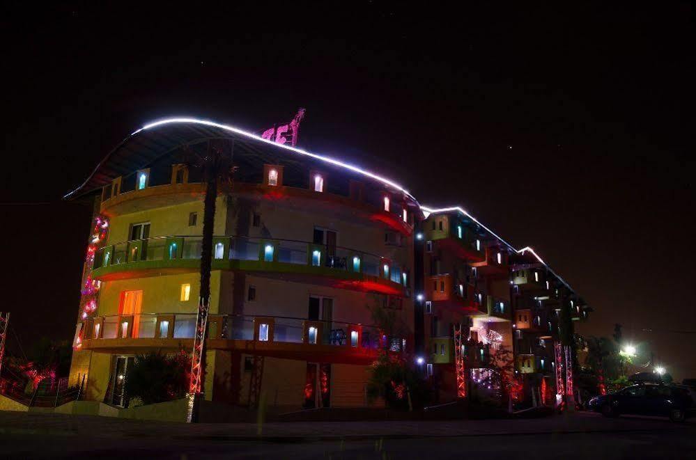 Lilalo Ηotel Paralía Buitenkant foto